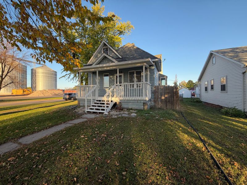 202 7th St S, Breckenridge, MN 56520