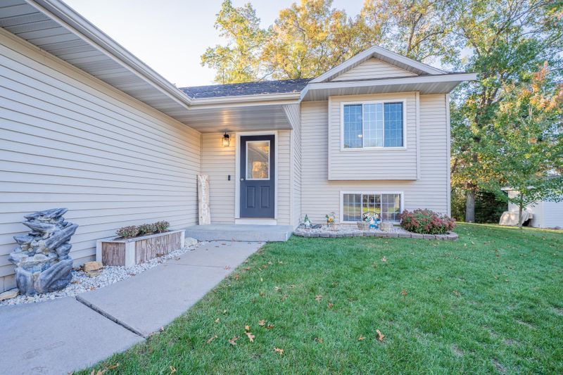 2411 Kenora Pw, Eau Claire, WI 54703