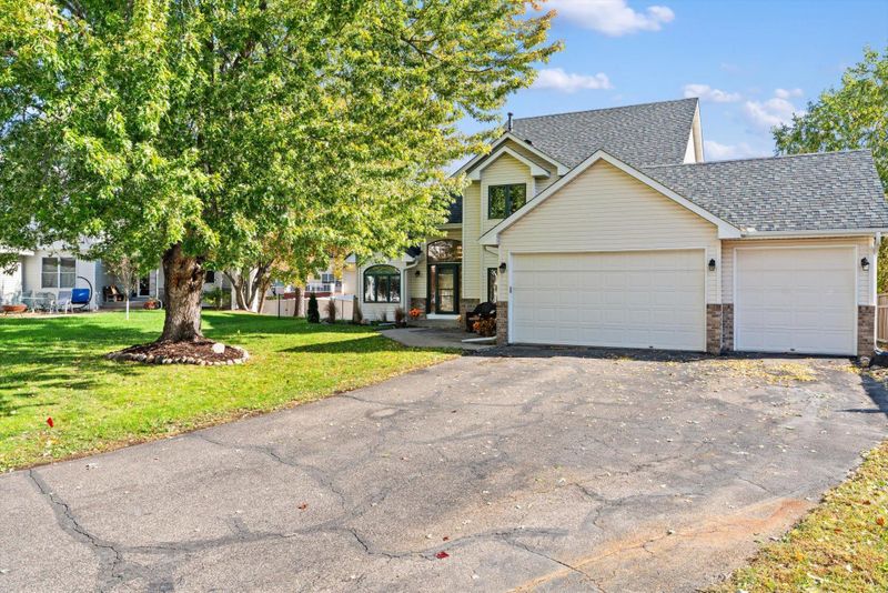 10956 Fox Hollow Cir N, Champlin, MN 55316