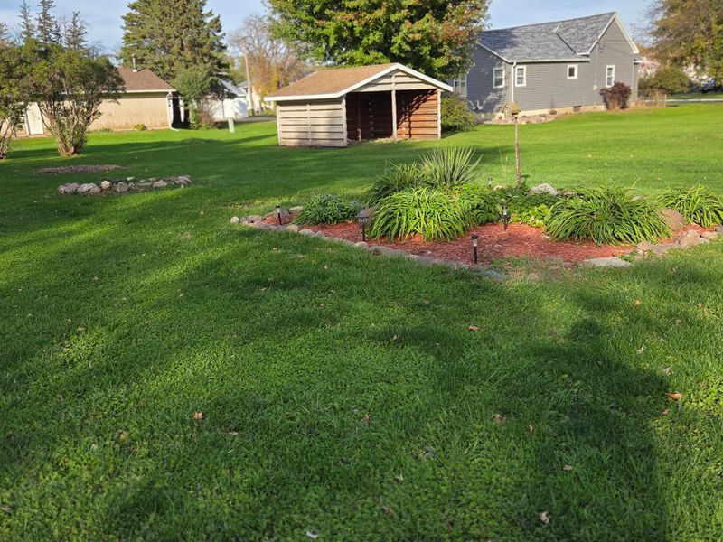 208 2nd St SW, Grand Meadow, MN 55936
