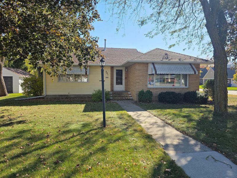 201 Walnut Ave N, Canby, MN 56220