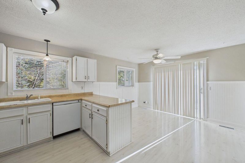 455 W Eagle Lake Dr, Maple Grove, MN 55369