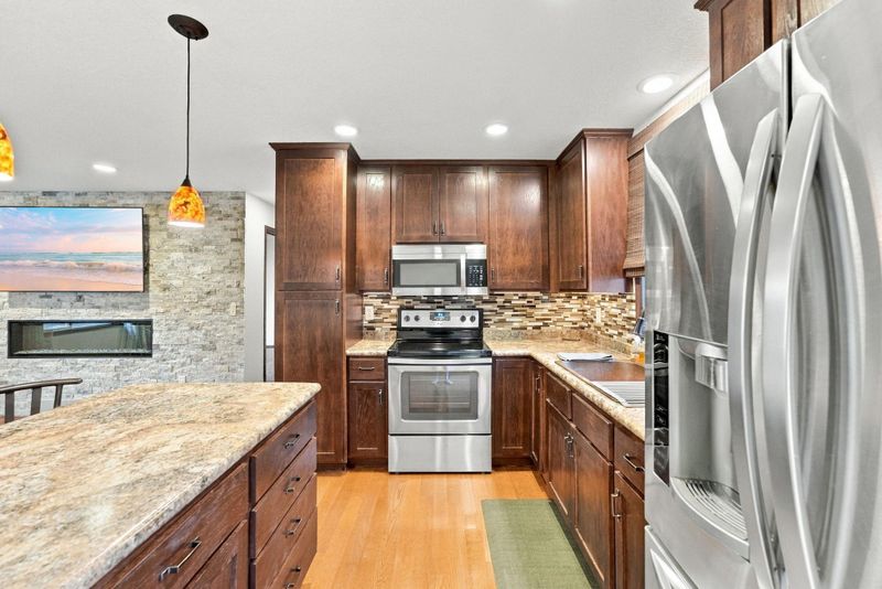 1425 Marigold Rd NW, Sauk Rapids, MN 56379