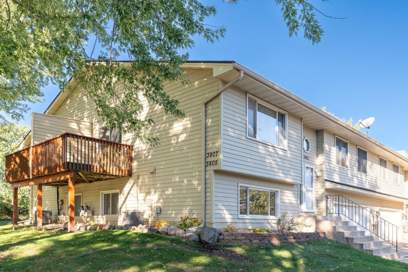 3805 Windcrest Ct, Eagan, MN 55123