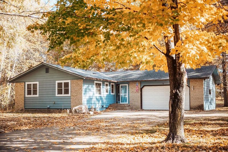 13370 Shadowwood Dr, Baxter, MN 56425