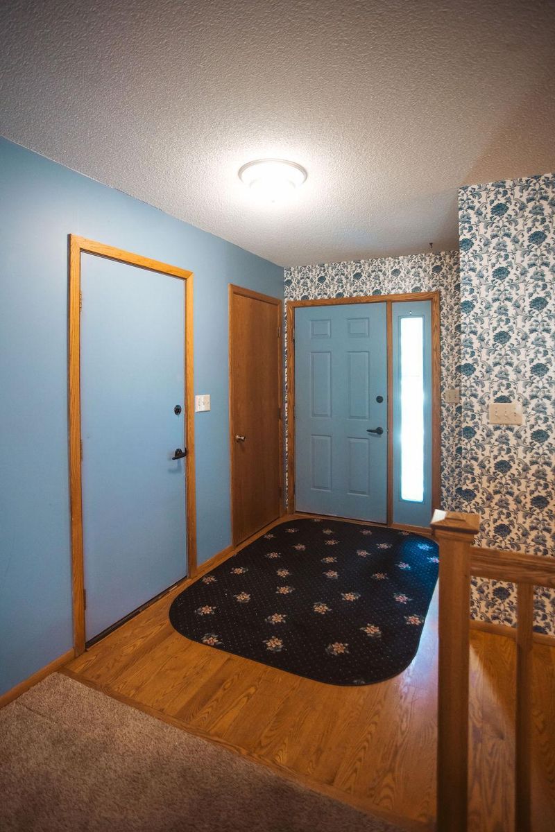 13370 Shadowwood Dr, Baxter, MN 56425