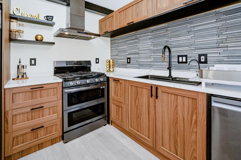 110182 Friendship Ln, Chaska, MN 55318