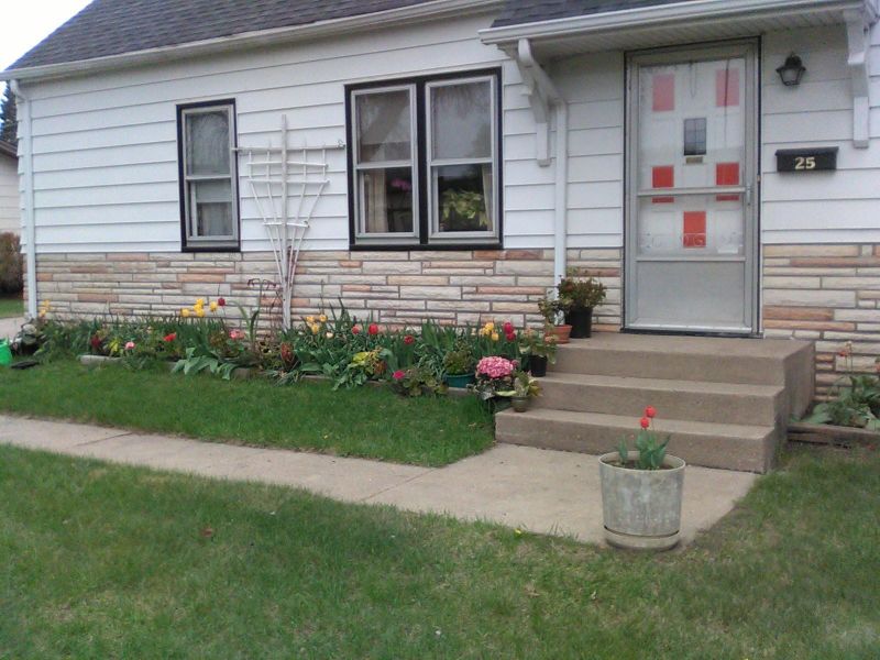 25 5th Ave SE, Osseo, MN 55369