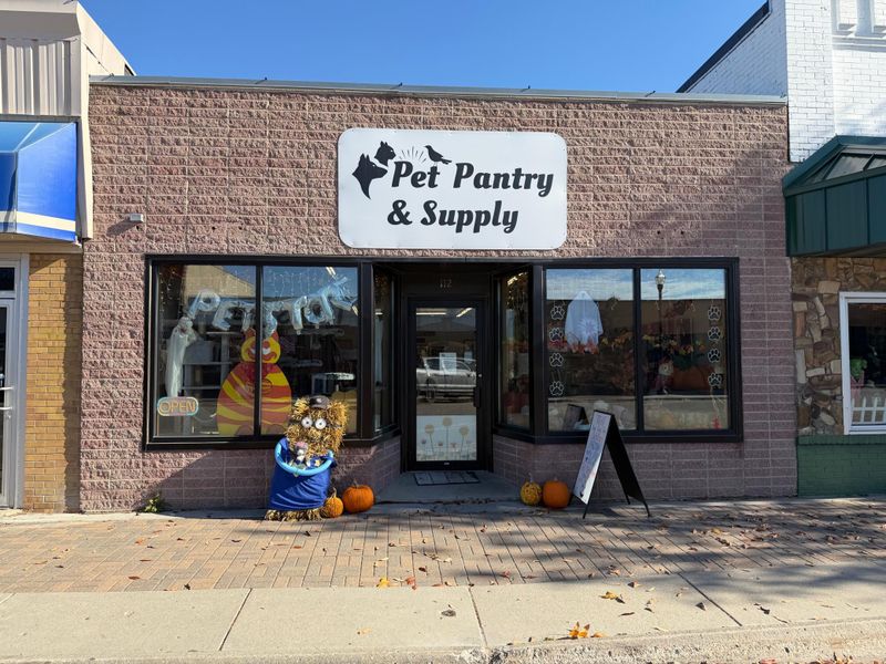 112 Main Ave N, Roseau, MN 56751