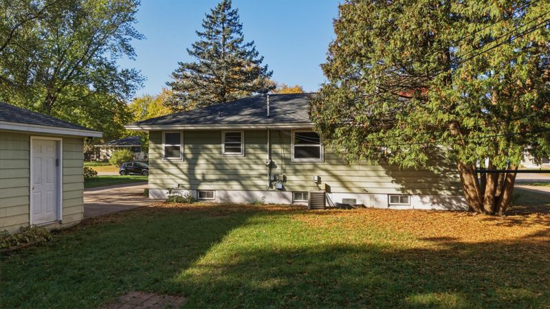 7018 Drew Ave N, Brooklyn Center, MN 55429