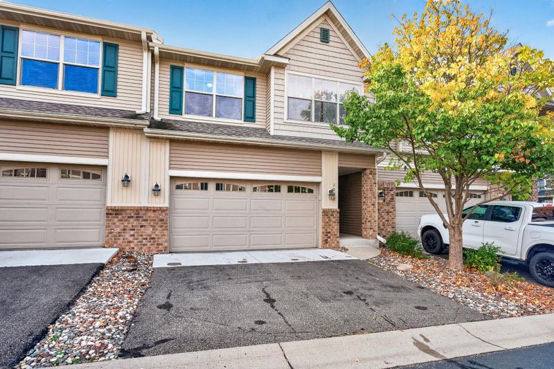 1059 Drew Dr, Woodbury, MN 55129