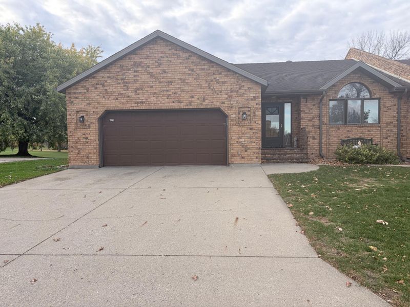 423 Caddy Ave, Moorhead, MN 56560