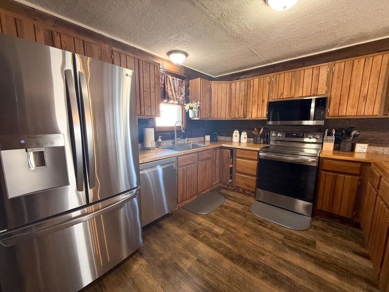 1110 Fairwater Rd, Altura, MN 55910