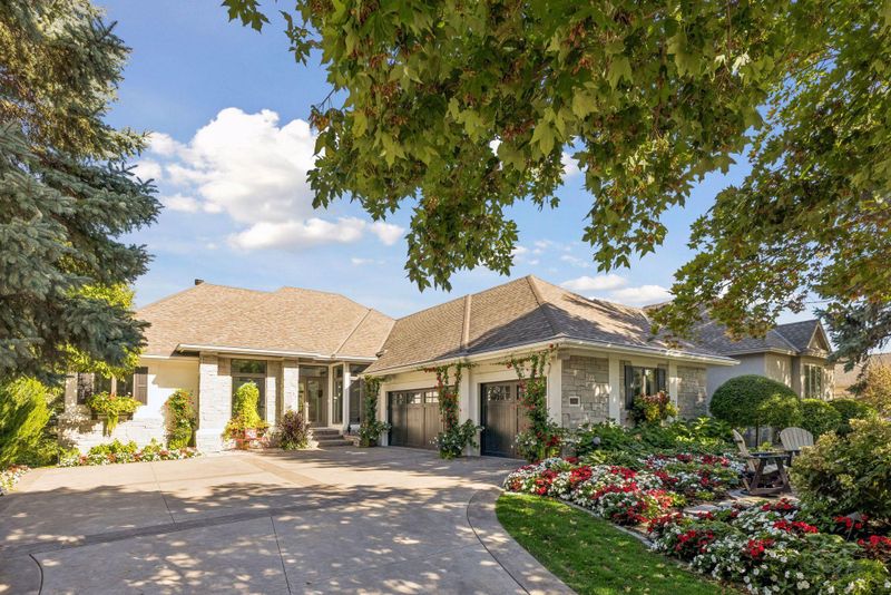 9061 Breckenridge Ln, Eden Prairie, MN 55347