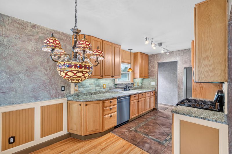 242 5th Ave N, Hopkins, MN 55343