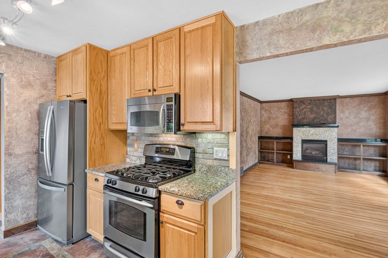 242 5th Ave N, Hopkins, MN 55343