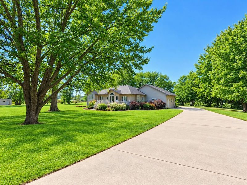 25475 Redwing Ave, New Prague, MN 56071