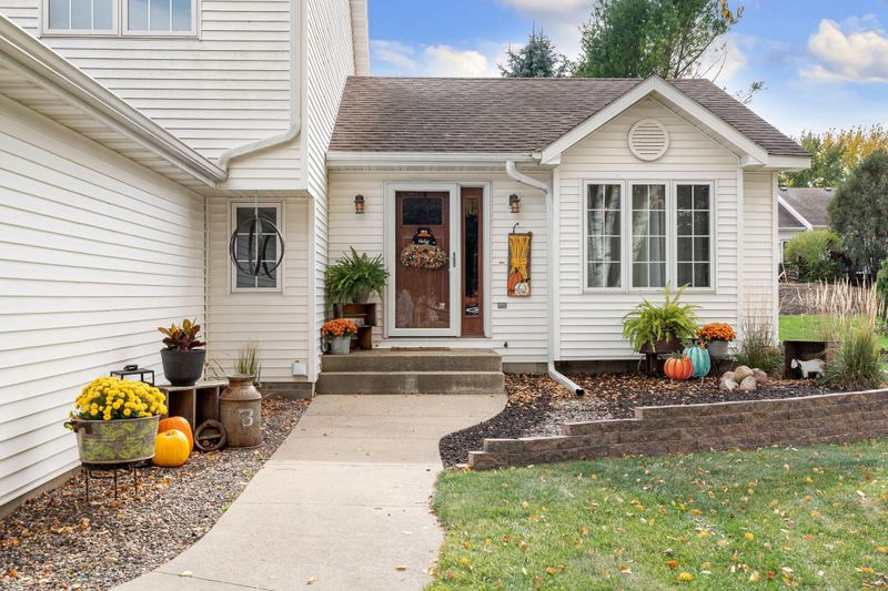 828 Lancer Dr NE, Owatonna, MN 55060