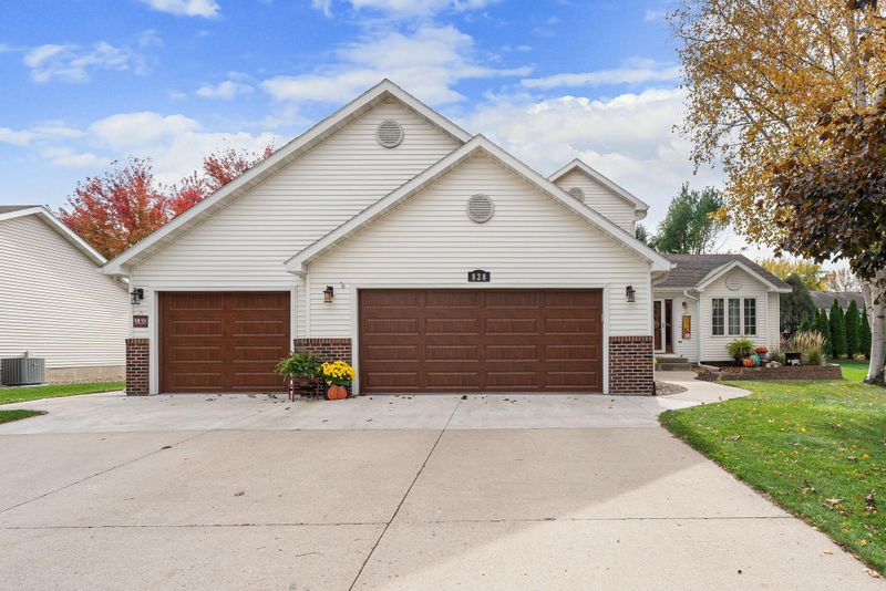 828 Lancer Dr NE, Owatonna, MN 55060