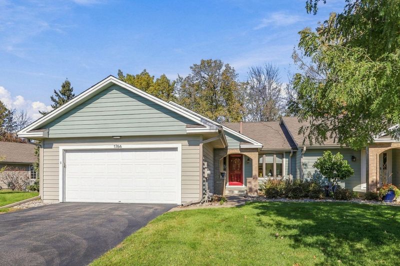 1766 Green Crest Dr, Victoria, MN 55386