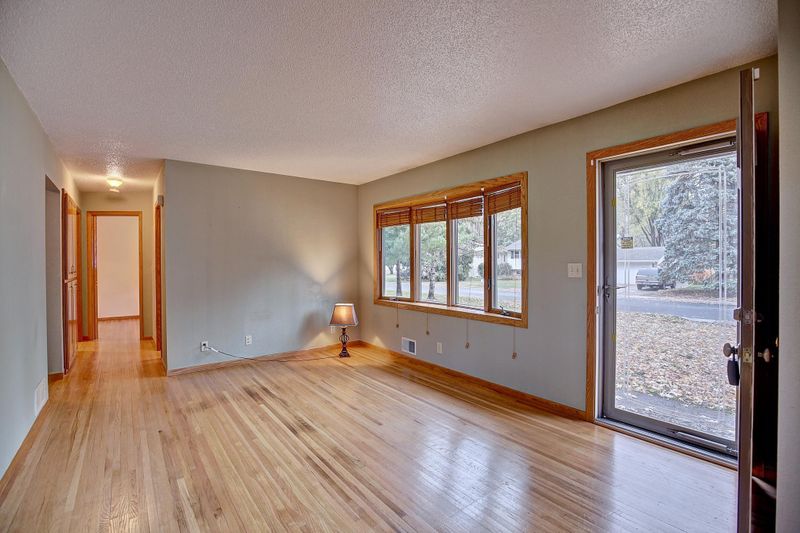 2564 Sherwood Rd, Mounds View, MN 55112