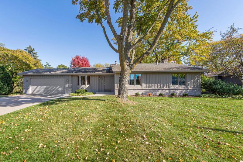 9621 Upton Rd, Bloomington, MN 55431