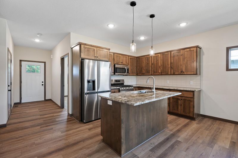 2890 Eastview Ct, Anoka, MN 55303