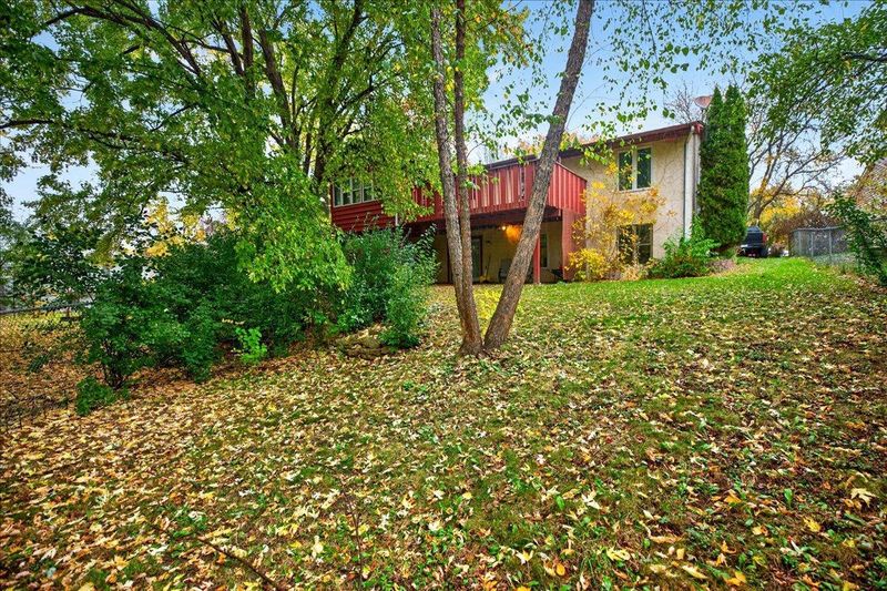 2305 E 115th St, Burnsville, MN 55337
