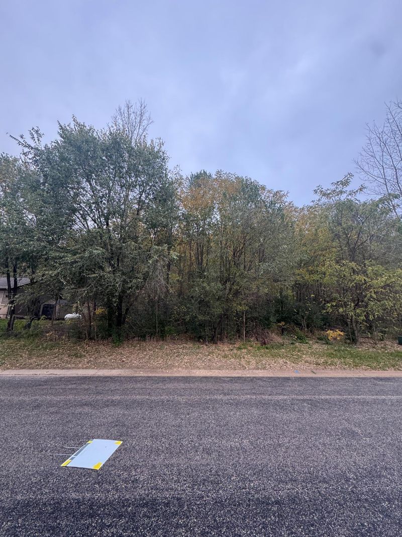 8890 Rollin Sunset Dr, Winona, MN 55987