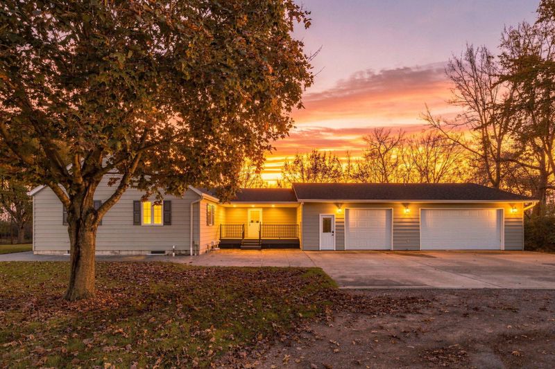 1514 23rd St, Glencoe, MN 55336