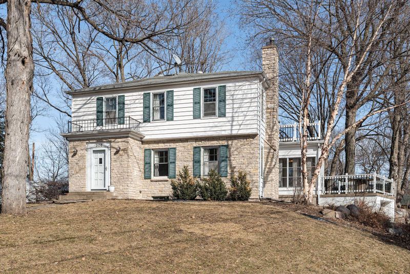 306 Barry Ave N, Wayzata, MN 55391