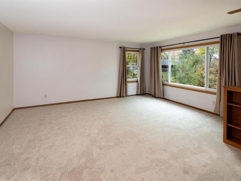 4950 Dakota St SE, Prior Lake, MN 55372