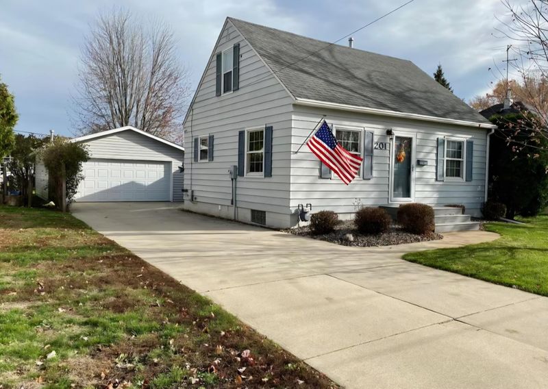 201 14th St SE, Austin, MN 55912