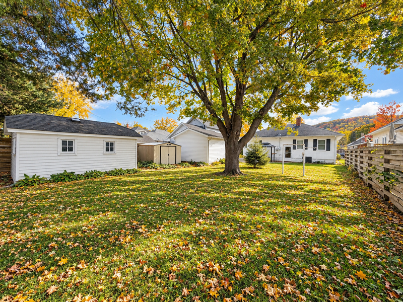 1030 W Mark St, Winona, MN 55987