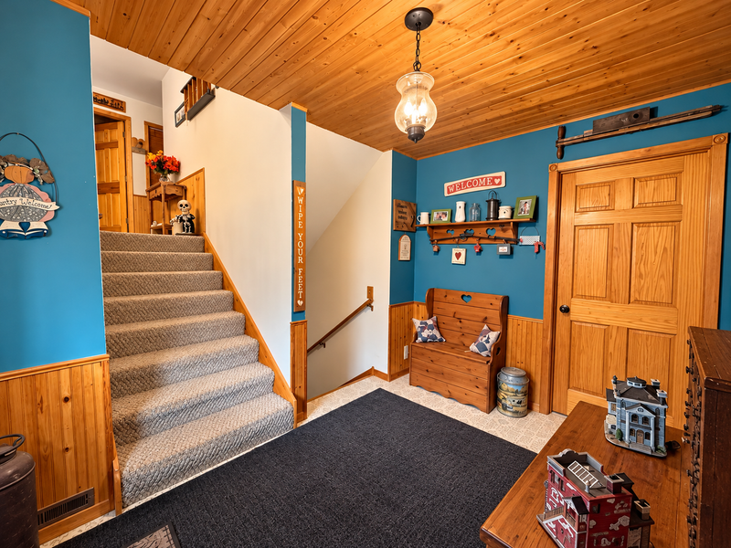 26850 Miner Valley Rd, Winona, MN 55987