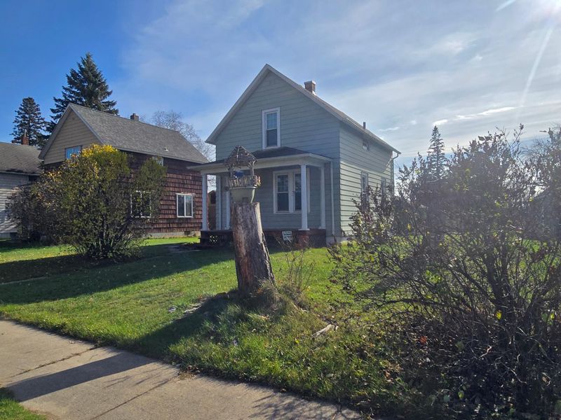 513 W 3rd Ave, Keewatin, MN 55753
