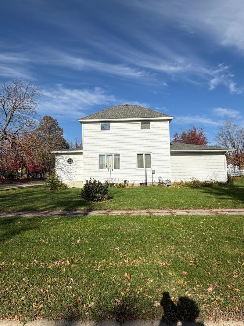 504 Western Ave, Madison, MN 56256