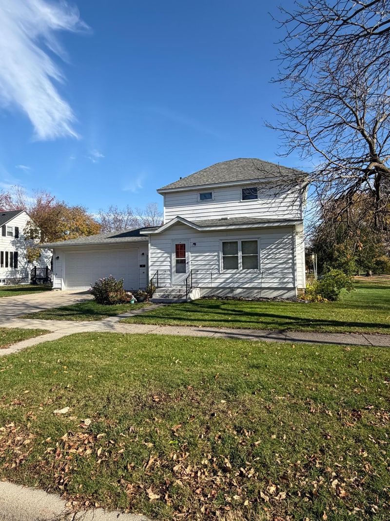 504 Western Ave, Madison, MN 56256