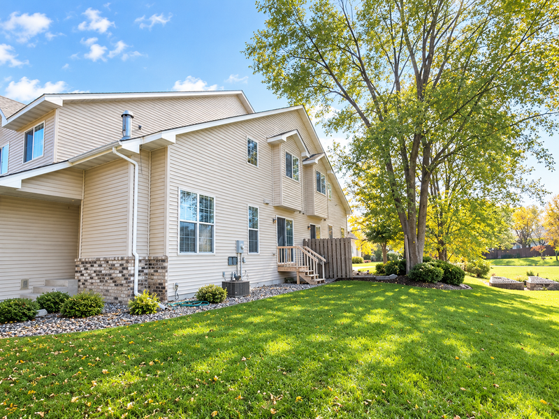 129 Appleblossom Ln, Shakopee, MN 55379