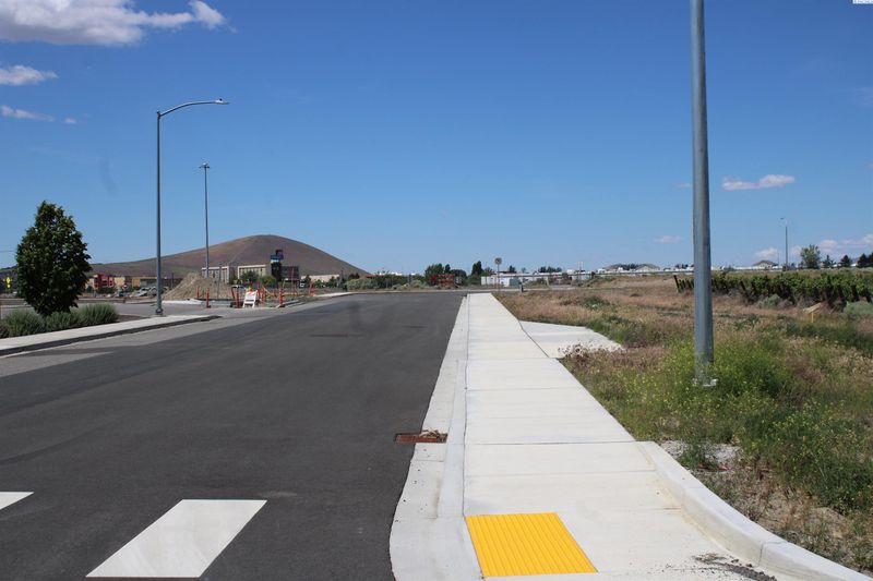 Windmill Rd, Richland, WA 99352