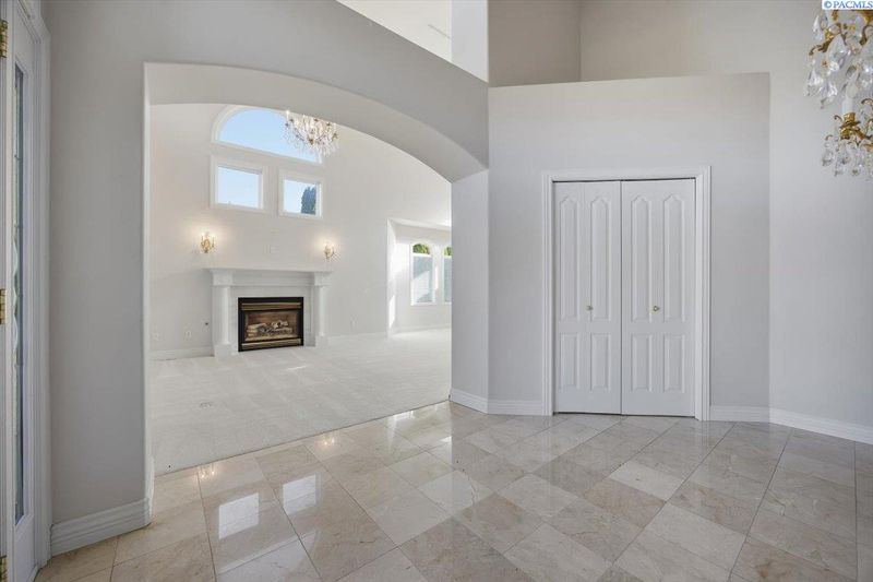 1222 Country Ridge Dr, Richland, WA 99352