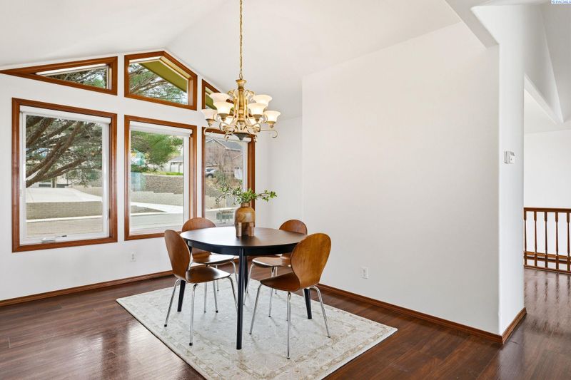 2623 S Kellogg St, Kennewick, WA 99338-1930