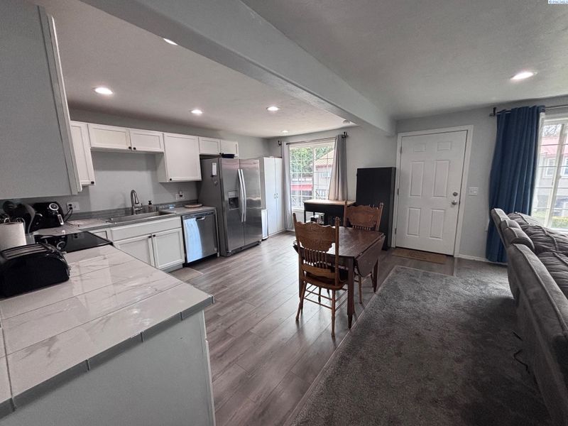 526 S 40th Ave #d 210 #D-210, West Richland, WA 99353