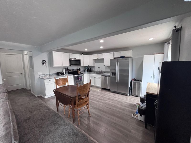 526 S 40th Ave #d 210 #D-210, West Richland, WA 99353