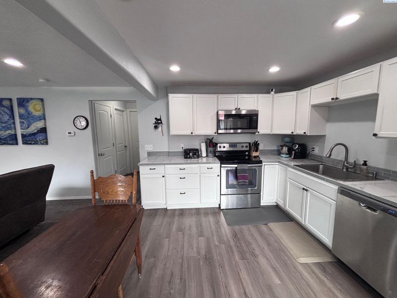 526 S 40th Ave #d 210 #D-210, West Richland, WA 99353