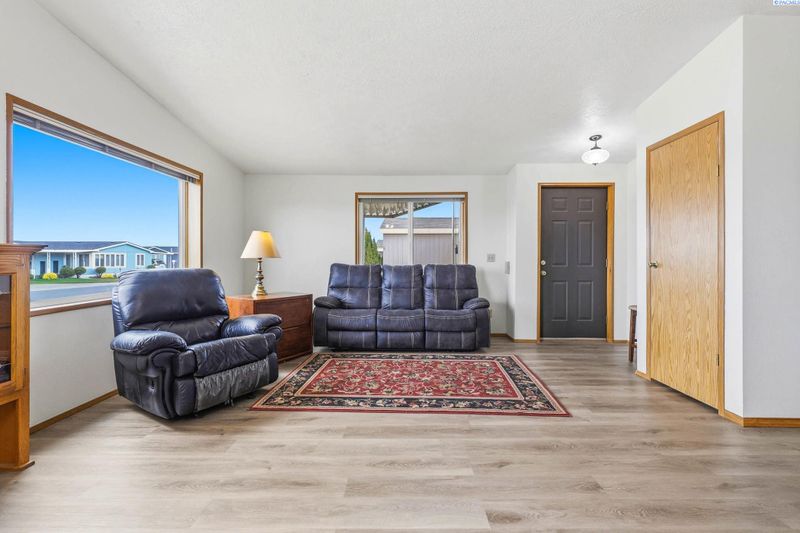 312 S Columbia Center Blvd #43 #43, Kennewick, WA 99336