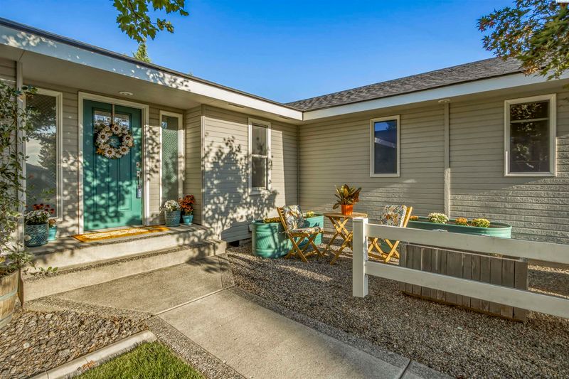 101 S Sherman Pl, Kennewick, WA 99336