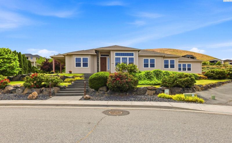 5121 Milky Way, West Richland, WA 99353