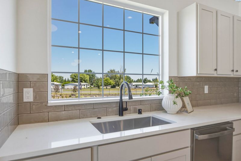 4506 Conifer St, West Richland, WA 99353