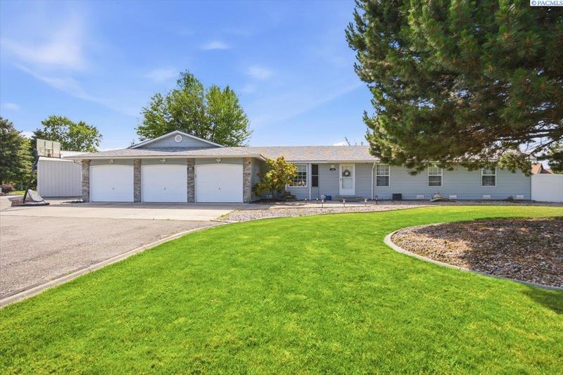 162 Jill Marie St, Burbank, WA 99323